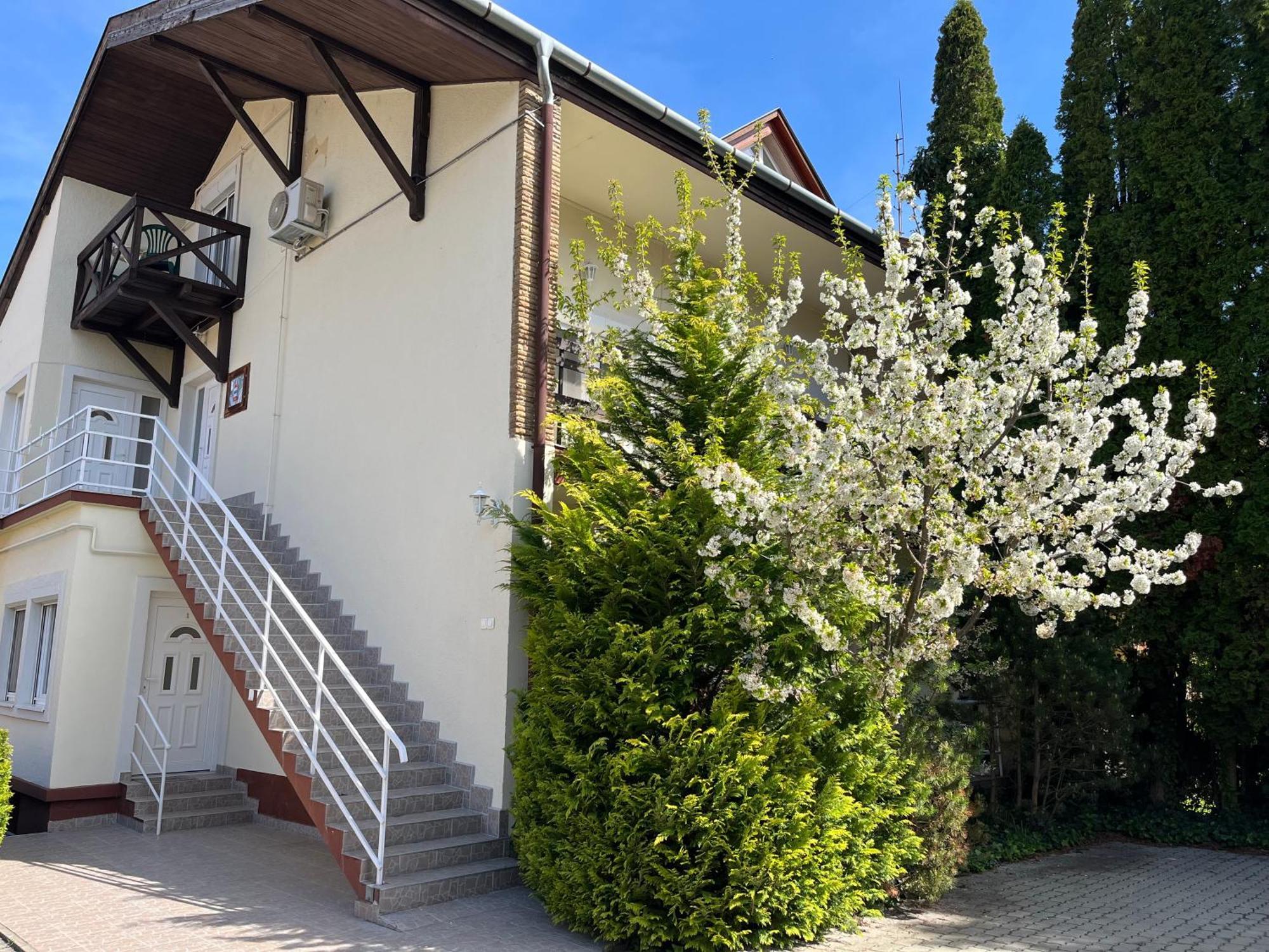 Jokai Apartmanhaz Hévíz Екстериор снимка